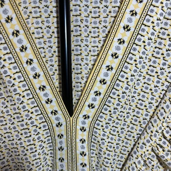 💛MAX Studio Ruffle Sleeve Belted V-Neck Yellow Blouse Size XL - Picture 3 of 11